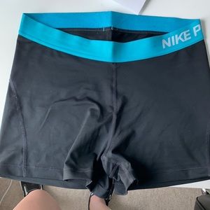 women’s nike pro shorts